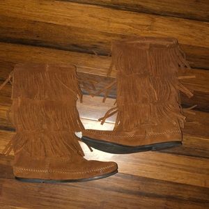 Fringe boots